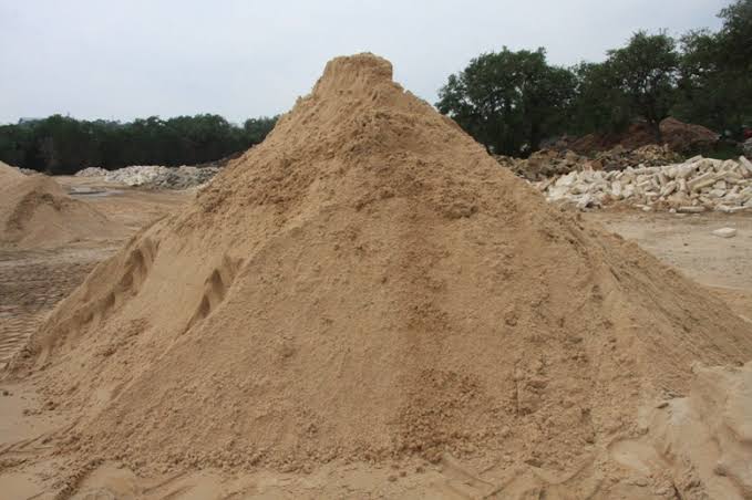 Heap of sand 